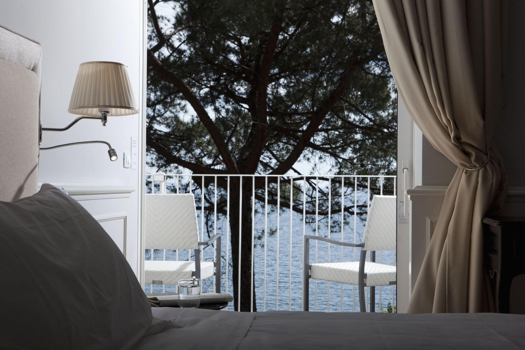 Hotel Riviera & Maximilian's Trieste Esterno foto