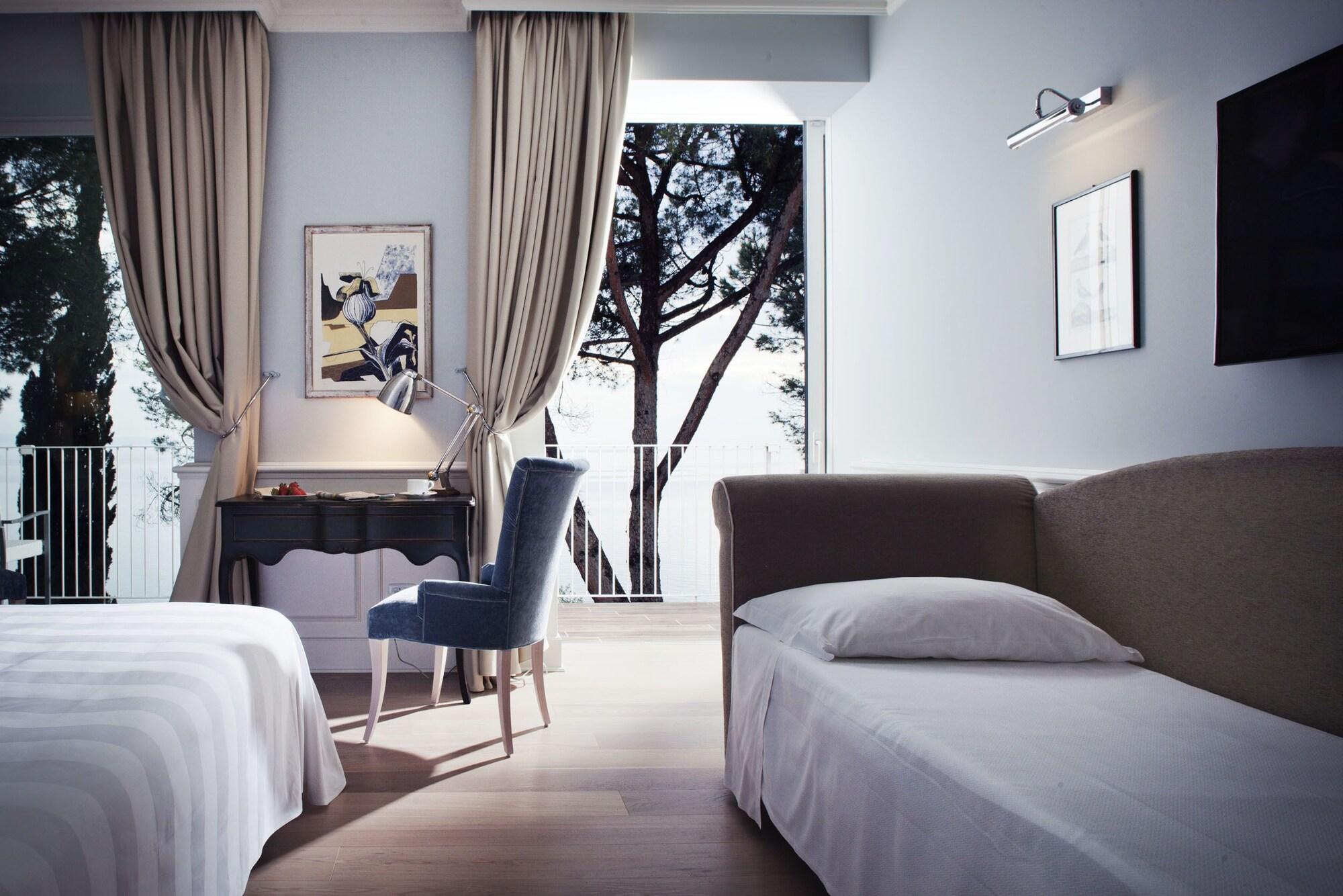 Hotel Riviera & Maximilian's Trieste Esterno foto