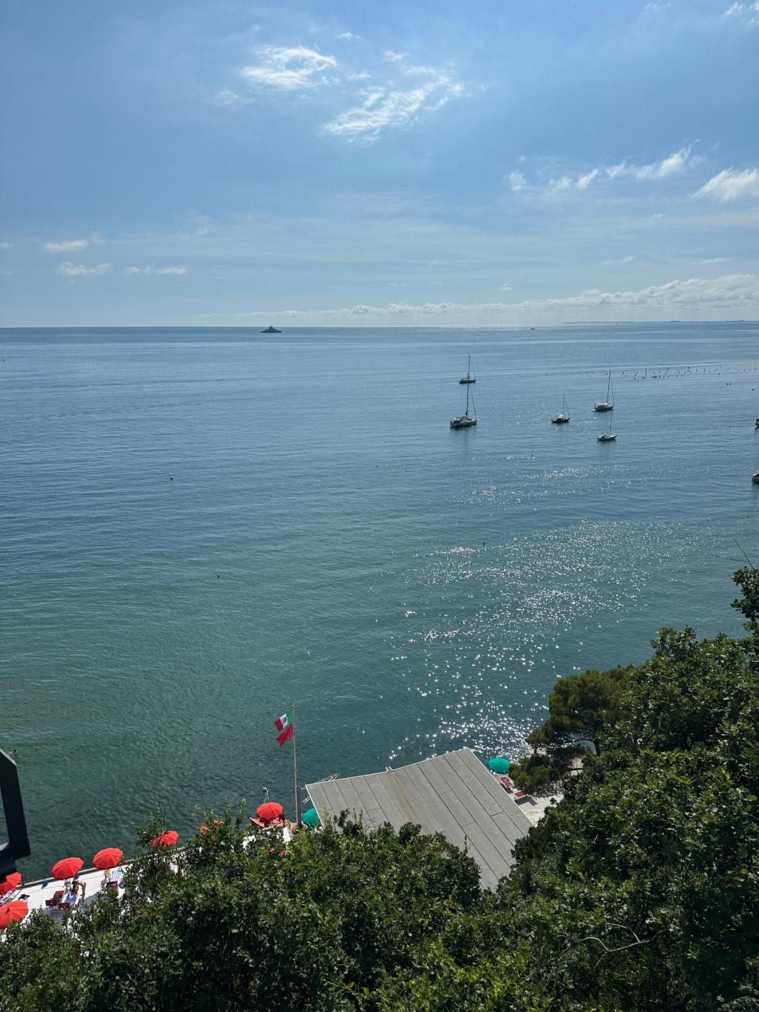 Hotel Riviera & Maximilian's Trieste Esterno foto